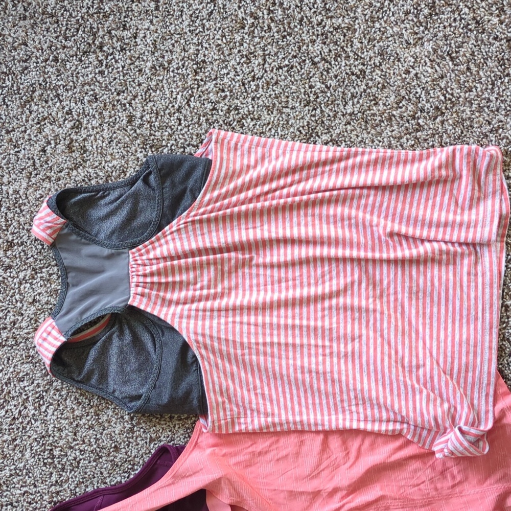 Two workout tops w bra bundle - Picture 4 of 6